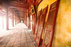 红色的木大厅色调城堡越南亚洲