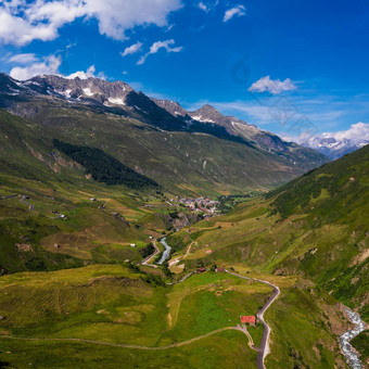 空中视图雷亚尔普村巨大河瑞士