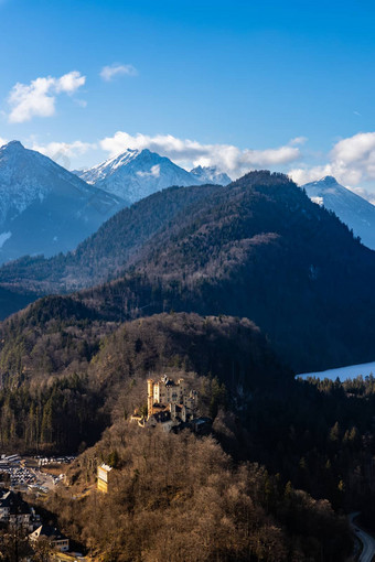 惊人的视图巴伐利亚阿尔卑斯山脉湖著名的呵呵