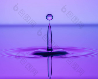 液体下降艺术滴平衡球