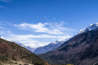 山尼泊尔蓝色的天空