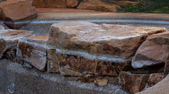 <strong>火山岩石</strong>衬里边缘空池澳大利亚布什旅游公园