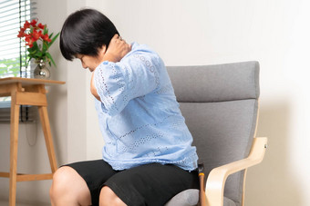 脖子<strong>肩膀疼痛</strong>女人医疗保健问题塞尼奥