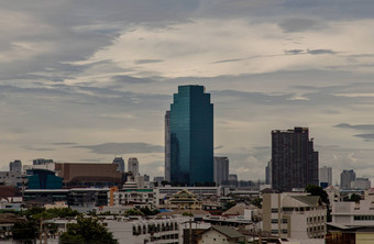 曼谷市中心城市景观摩天大楼晚上给