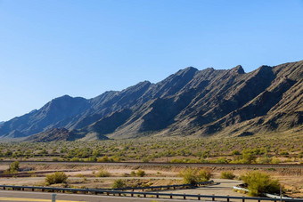山沙漠蓝色的天空景观亚利桑那州美国