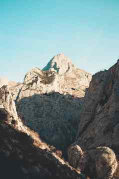 放松巨大的岩石山太阳很多复制空间