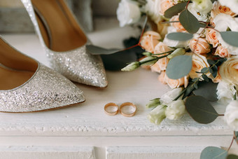 婚礼鞋子婚礼用具婚礼花束婚礼黄金环