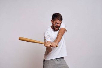 情感男人。棒球蝙蝠光背景白色t恤手势手模型