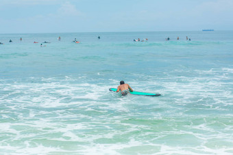 的家伙游泳冲浪董事会海洋健康的活跃的生活方式夏天职业
