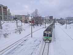 雪铁道火车大鸟城市北海道日本中期冬天