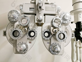 双光眼镜验光视力测量设备白色使用