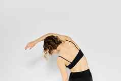 瑜伽体式体育运动女人健身光背景紧身裤模型