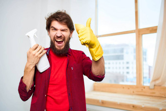 更清洁的橡胶戴着手套洗涤剂窗口清洁生活方式
