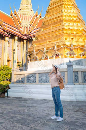美丽的亚洲<strong>旅游</strong>女人享受旅行假期<strong>曼谷泰国</strong>