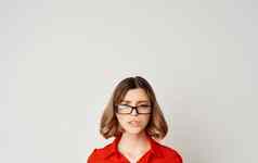 女人红色的衬衫眼镜业务金融导演公司经理