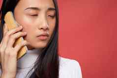 亚洲女人电话沟通技术特写镜头