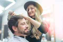 头发设计师客户端适当的减少