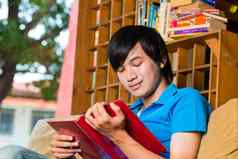 亚洲学生阅读书教科书学习