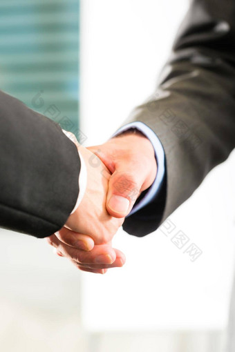 业务人握手