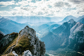 视图米特尔瓦尔德铁索攀岩阿尔卑斯谷