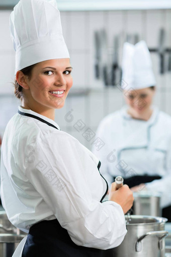 女厨师工作系统餐饮