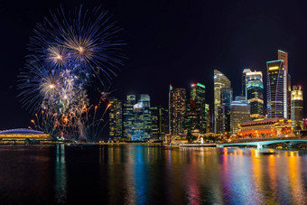 新加坡城市天际线美丽的烟花