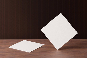 白色广场形状纸业务卡模型木棕色（的）表格背景品牌演讲模板打印图形设计卡片模拟插图呈现