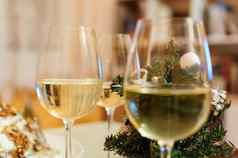 圣诞节一年庆祝活动香槟一年假期装饰表格香槟眼镜
