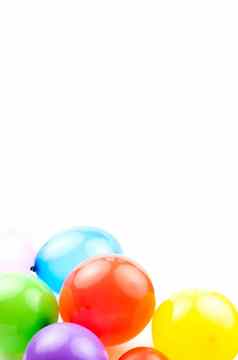 彩色的生日气球隔离白色背景空间文本