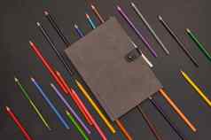 书彩色的铅笔回来学校教育概念