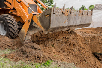 挖掘机推土机桶趋于<strong>平缓</strong>地面路工业区建设网站