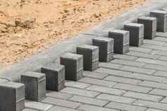 铺设地板上瓷砖人行道上城市路修复铺平道路石头板建设网站