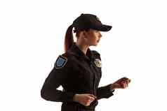 特写镜头拍摄红发的女警察官摆姿势相机孤立的白色背景