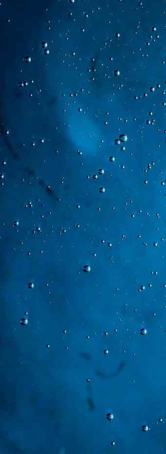 蓝色的水纹理水生背景自然科学概念护肤品化妆品卫生宏特写镜头