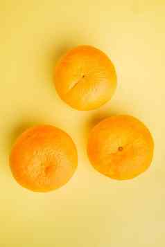 明亮的成熟的橘子黄色的变形夏天背景前视图平躺