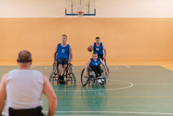 残疾战争<strong>退伍</strong>军人轮椅专业设备玩篮球匹配大厅概念体育残疾的人