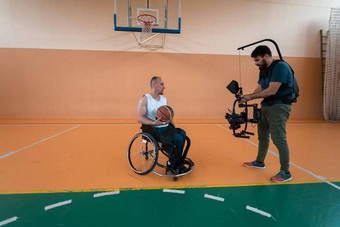 摄影师专业设备记录<strong>匹配</strong>国家团队轮椅玩<strong>匹配</strong>竞技场