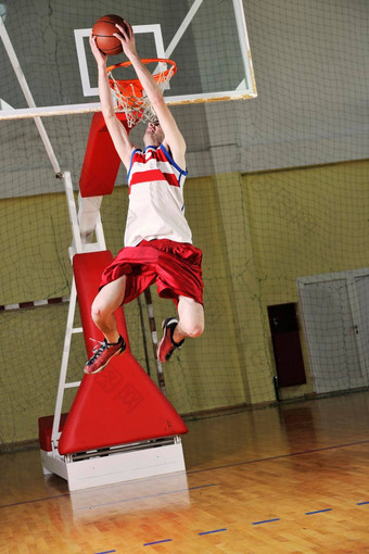 篮球跳