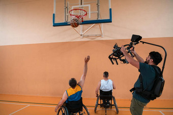 摄影师专业设备记录<strong>匹配</strong>国家团队轮椅玩<strong>匹配</strong>竞技场