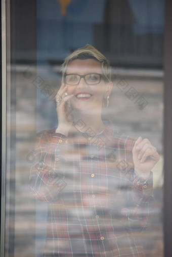 业务女人办公室说话电话团队会议背景