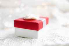 一年的礼物格子加兰一年圣诞节节日情绪包装盒子