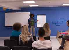 黑色的女人演讲者研讨会企业业务会议概念