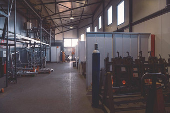 现代工业工厂机械工程设备机器制造生产大厅