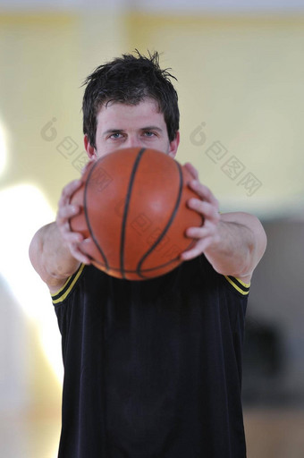 篮球男人。