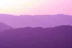超紫罗兰色的紫色的夏天景观