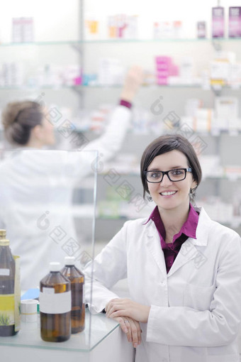 团队药剂师化学家女人药店药店
