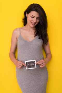 怀孕了女人显示超声波图片