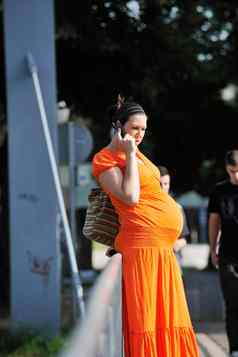 快乐怀孕了女人会说话的手机