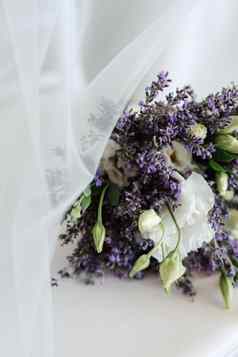 薰衣草婚礼花束新鲜的自然花