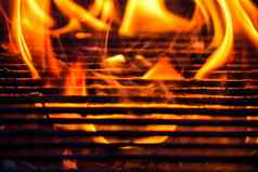空热木炭烧烤烧烤明亮的火焰